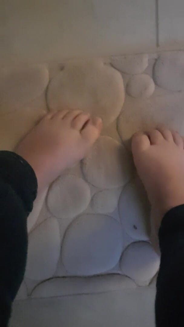 Faith's Feet Fetish: Feticismo dei piedi di fede - mi togo i calzini dopo...