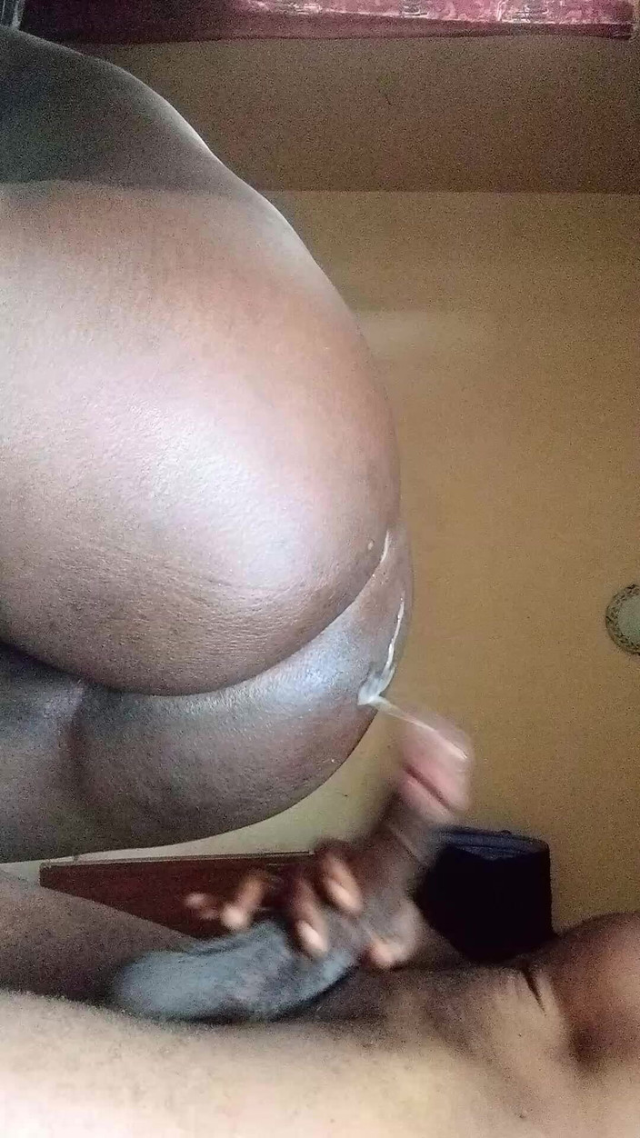 Londiq girls: Folosește pula ta de 10 cm pentru a mă fute fără...