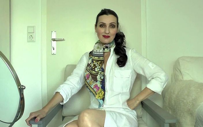 Lady Victoria Valente: 3 Beautiful Silk Scarves Show