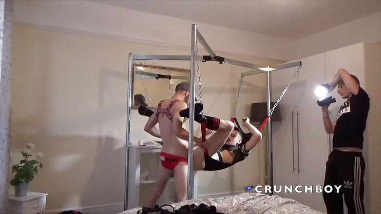 Home web camera: 杰伊的网络摄像头被爸爸穿着吊带使用