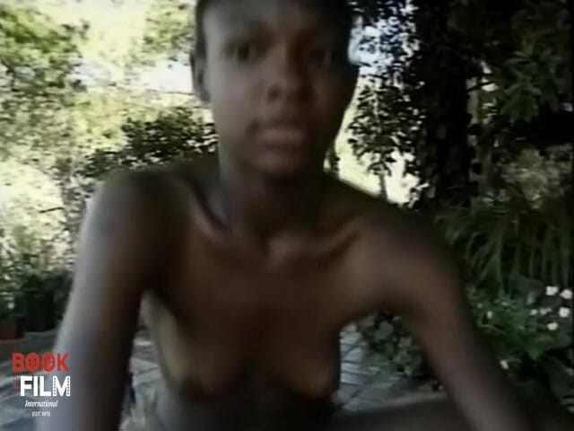 Eboney & Oriental Girls Unleashed: Mladá nadržená Ebony_3