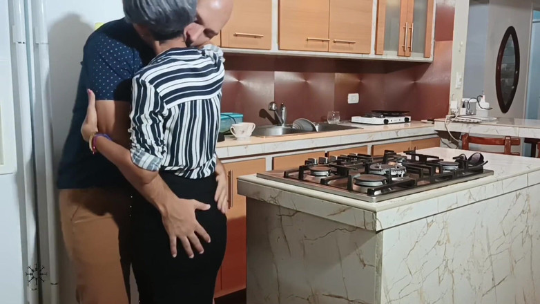 Swingersamateur40: Menikmati detik yang menyenangkan dengan abang tiri saya - lucah dalam...