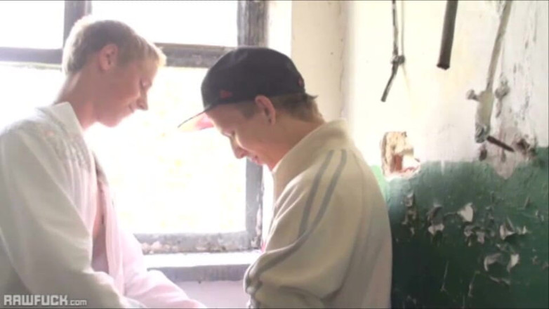 Raw Fuck: Skater Voyeur Wanker Gets His Reward