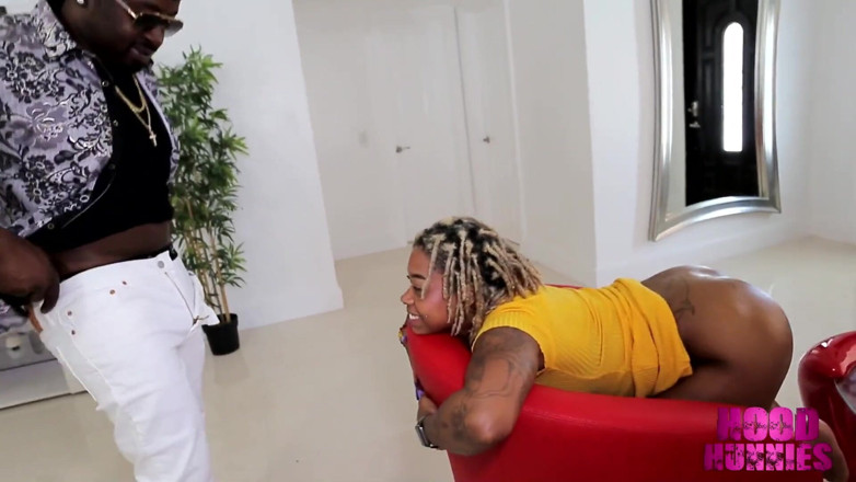 Hood Hunnies: Big butt ebony redbone Cinnamon Stacks fucks BBC BlackStar