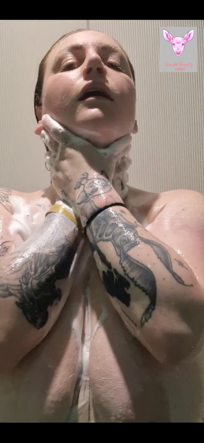 Bambi_beauty1: 肥皂泡的奶子