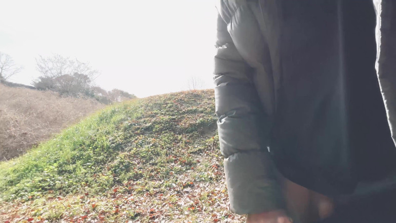 hueikun: A Boy with a Small Foreskin Pees a Huge Stream...