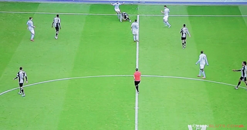 Old & Young: Nichte Sieht Von Ihrem Onkel Den Riesigen Schwanz Und Will...