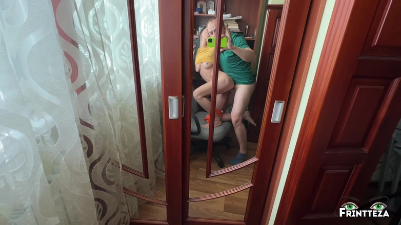 Frintteza: Fiul vitreg a promis să o ajute pe mama vitregă...