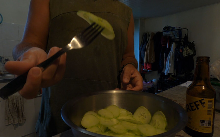 K Vw: キュウリサラダ