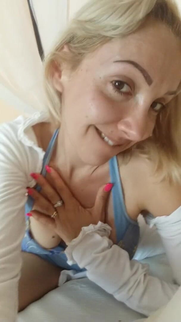 savannahamatoriale: MAMĂ SEXY Ruttona - ejaculare