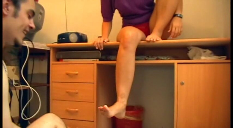 Foot Girls: Toenails