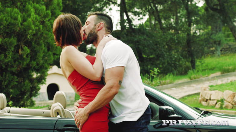 Private.com: Yasmin mostra le sue grandi tette durante il suo primo...