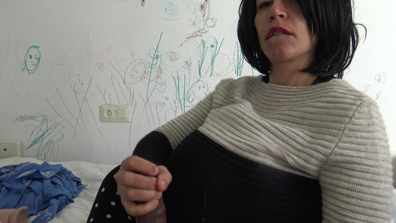 Stepmom Susan: Fransk amatör MILf låter svarta män komma i hennes fitta är...