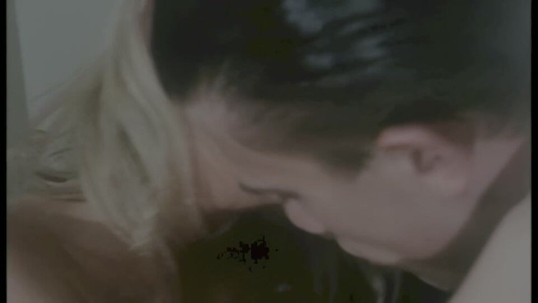 pornitaliangraffiti: De twee pussies worden flink geneukt