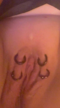 Sklavins Fucks Her Holes!
