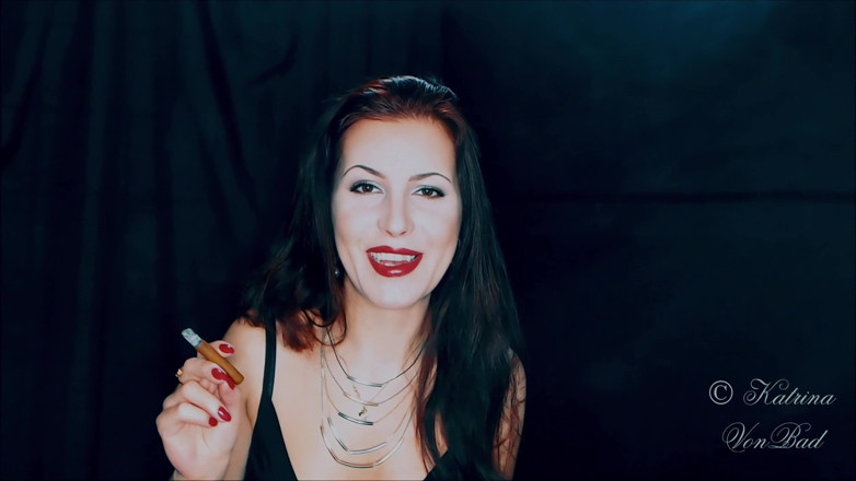 KatrinaVonBad: ¡Amuse, debilándome!