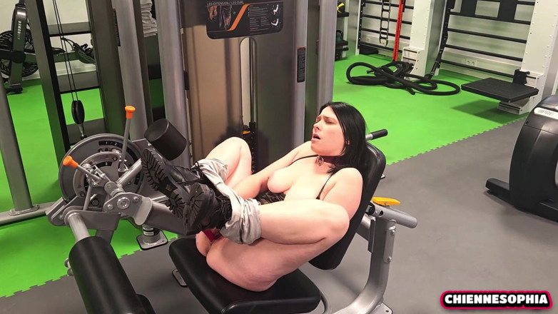 chienne sophia: I Masturbate at the Gym