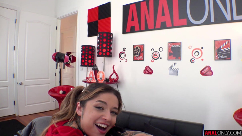 Anal Only: Vanessa Vega este atât de sexy, încât îți va fi pula tare...