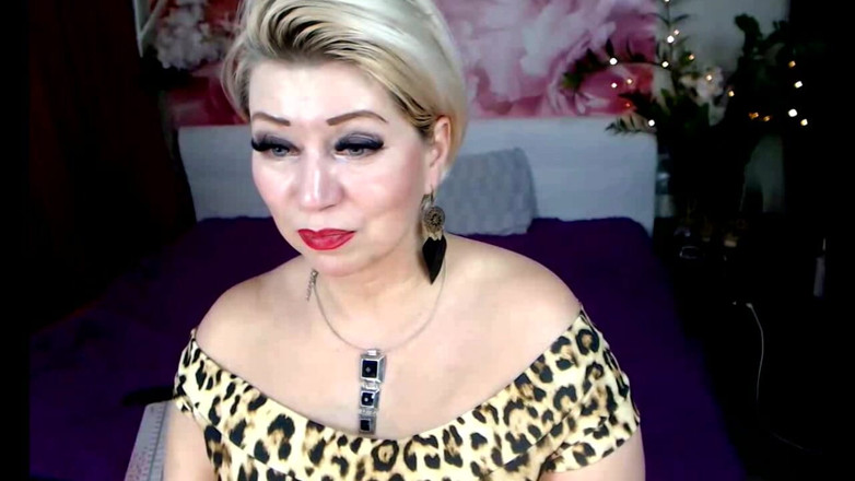 AimeeParadise: Matura sposata webcam troia squisiti giochi con la lingua e...