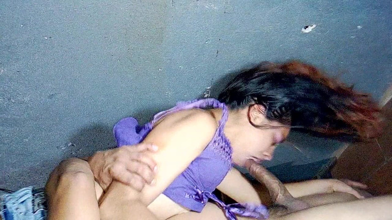 Nicolebella98: 我的第一部色情视频的回忆