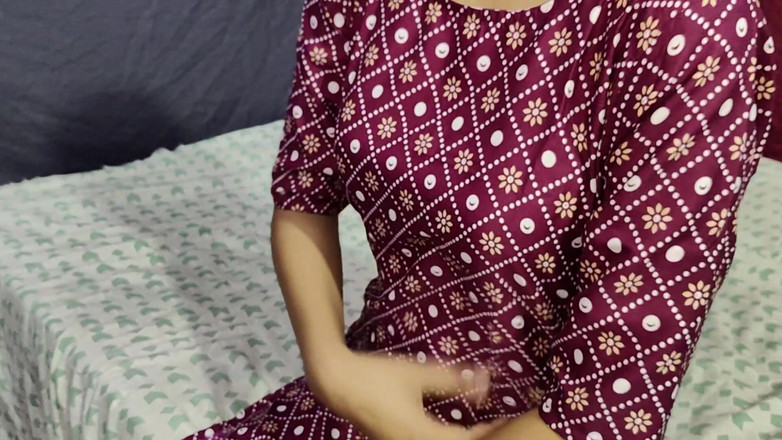 KavitaBhabhi: 그녀의 차치에 그녀의 천을 갈아입는 큰 엉덩이 차치와 소년 Watchig 그를 붙잡고 섹스로 그를 처벌