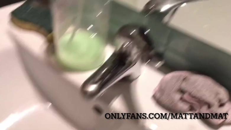 Matt_AP: Si ginger memancut mani di bilik air di tempat kerja