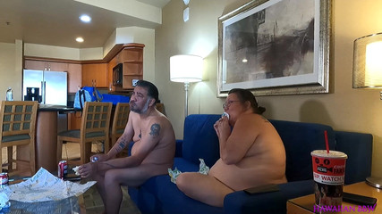 BBW Pleasures: Bts watcher Cam Tlustý pár jí metro