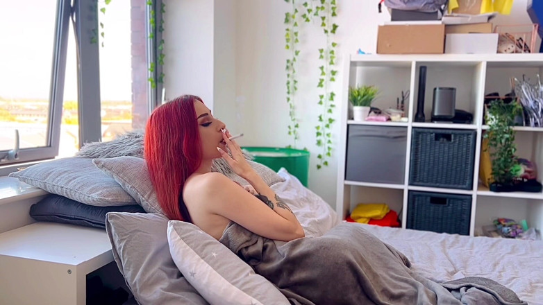Gigi Rouge: Обнаженная утренняя дымка