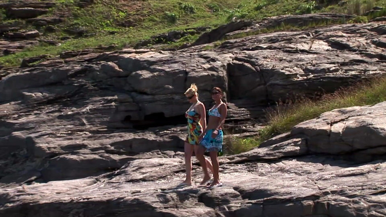 Naughty Girls: Lovely lesbian action outdoors