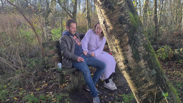 Alison Robell: Ich ziehe seinen schwanz aus seiner Hose und fange an,...