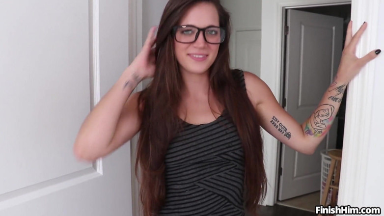 Finish Him: Dacey Harlot: Sucks His Big Juicy Dick