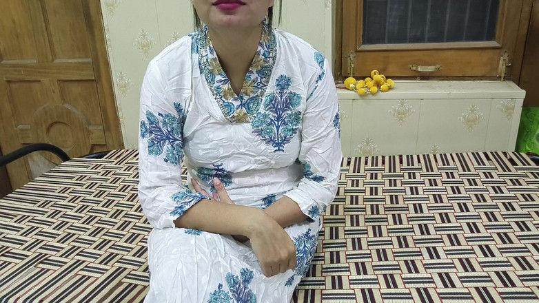 Saarabhabhi6: 율법의 형제, 누군가가 올 것이다. 율법의 rascal 형제는 큰 엉덩이로 법에서 여동생의 모든 울화통을 풀어 버렸다.