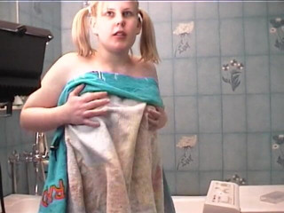 Radical: Nordic amateur shower cam - Scandiporn