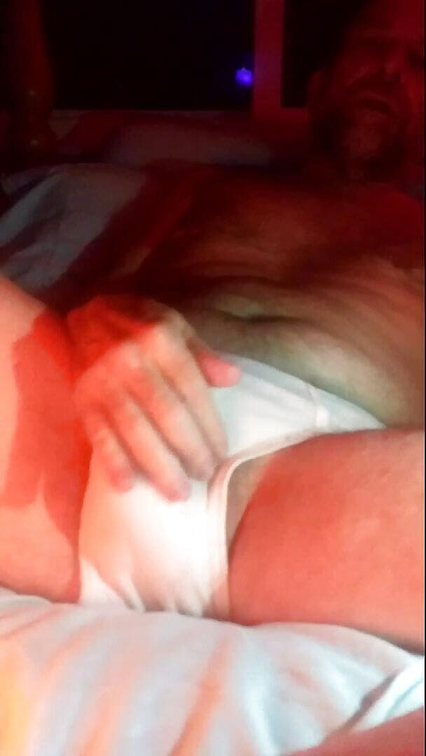 Hairyartist: Vakantie-rendez-vous met harige wil