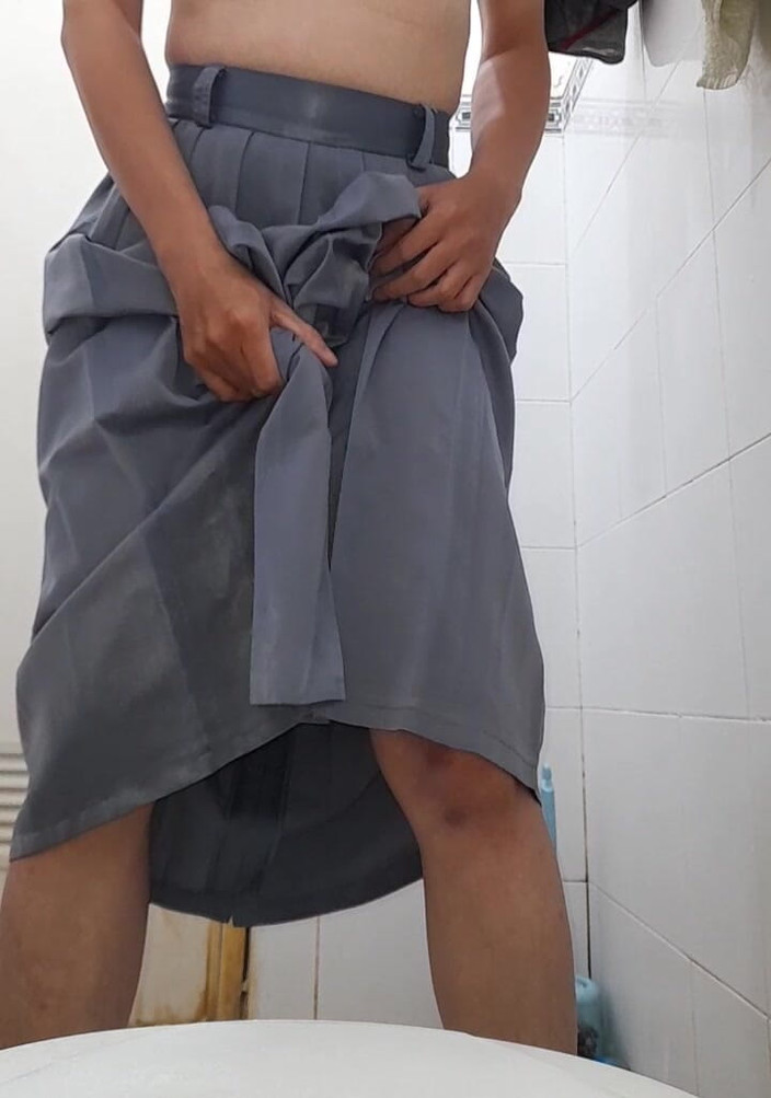 Naomisinka: Masturbieren mit grauem college-rock (auf der zu, auf der zu einem...