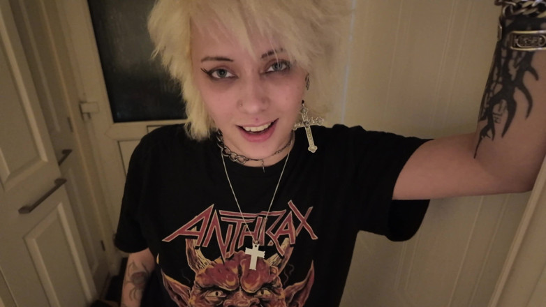 Glitterqueen1999: Pee Desperation Roleplay