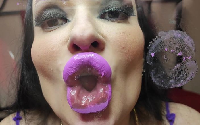 Princess18_: Ragazzina con le labbra pelose ti fa venire sul suo...