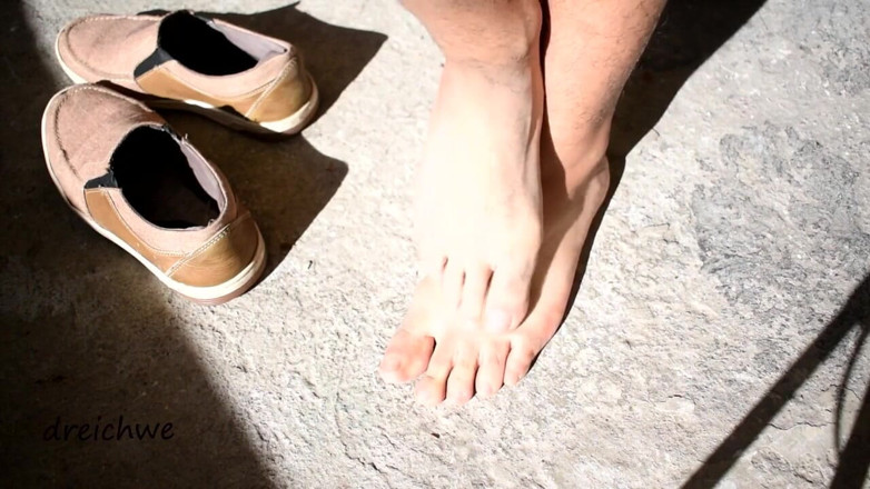 Dreichwe: Feet in the sun