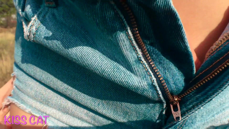 KissCat: Pov asli seks gaya doggy di luar ruangan &amp; sepong kontol...