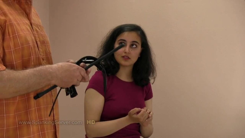 Spanking Server: Yasmeena bare back whip
