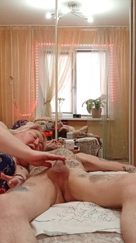 Stepmother Looks at the Cum Flowing From the Penis After a Deep Blowjob