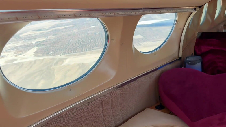 Serenity Cox: Mijl trio op privé-vliegtuig eindigend in een dubbel creampie-vliegtuig spelen...