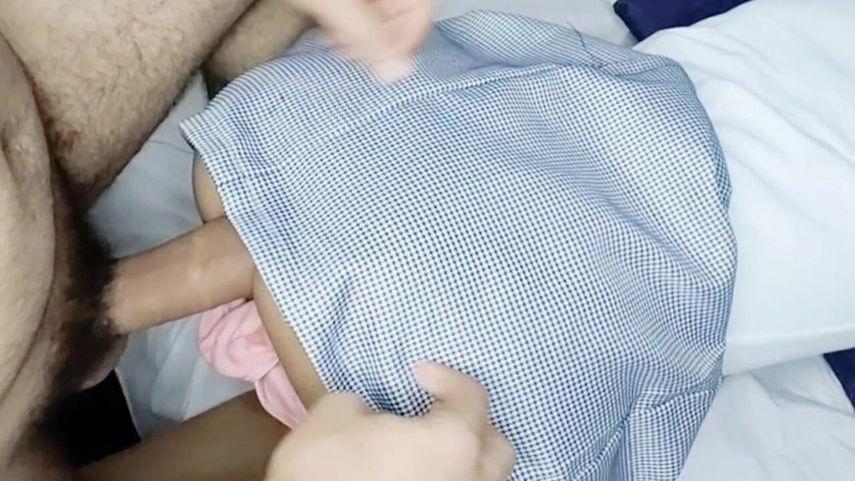 MynameisJuly: 18歳で女子高生の彼女は、授業後に先生と一緒に成績のために体を変える。