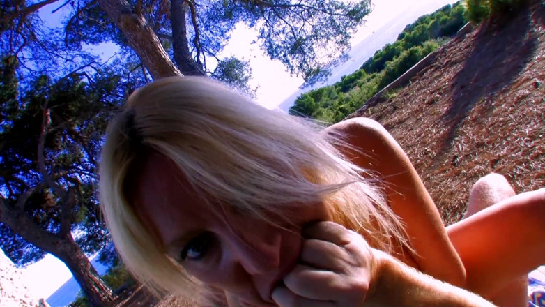 German amateur - 100% German hardcore videos: Her butt hole needs penetration now!