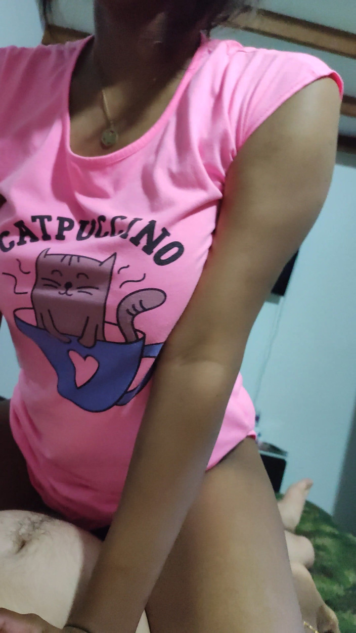 DiablaLatinaTour: Morena tetona monta una polla colombiana