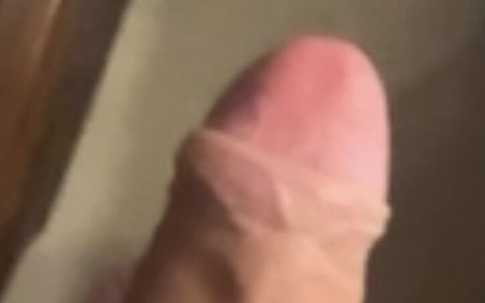 LondonBBC: Brisith Straight Curious melancap di cermin