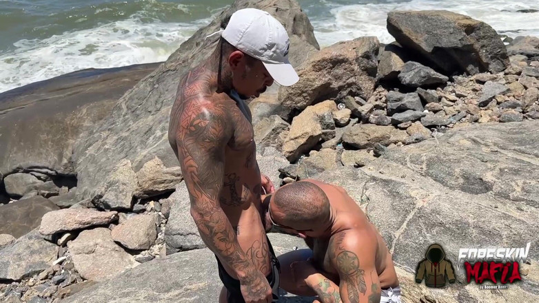 ForeSkinMafia By Boomer Banks: 2 kontol besar cewek latina dientot habis-habisan di pantai hayden...