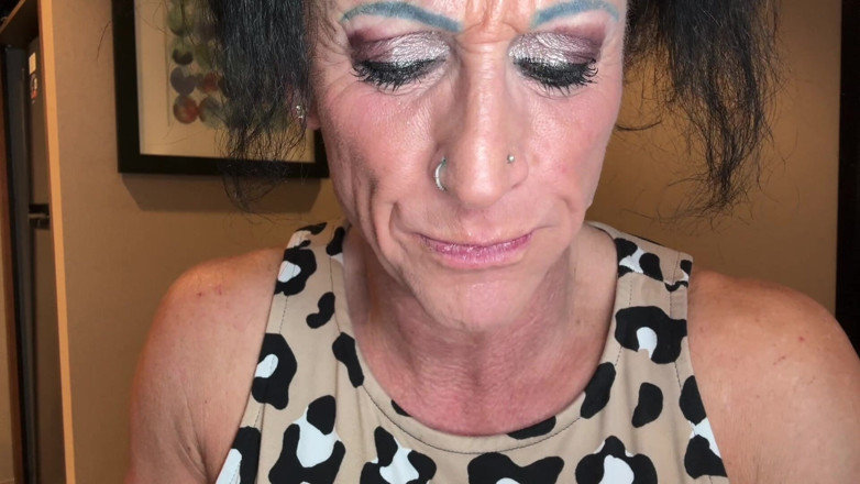 Kandylegsxxx: Goddess Kandys Naughty Oral Routine