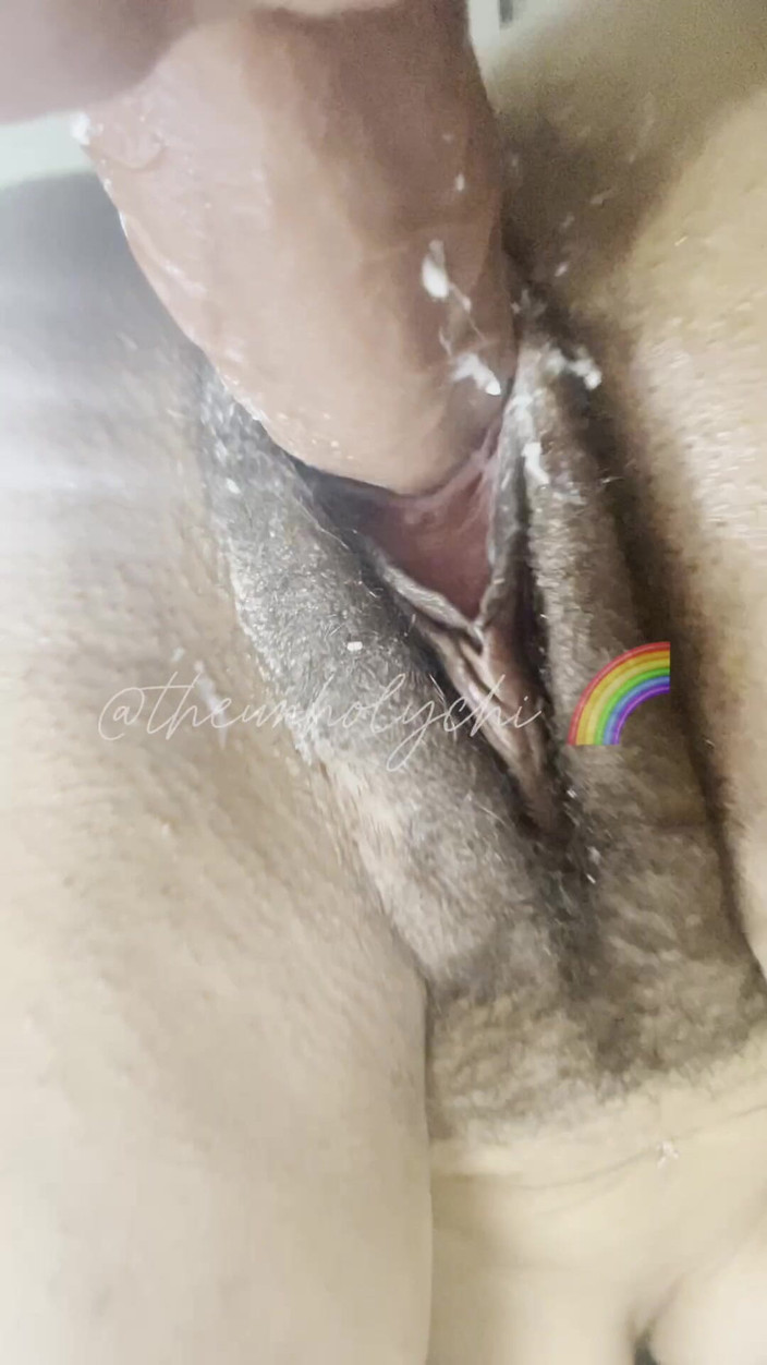 theunholychi: Kıllı amcık fışkırtıyor