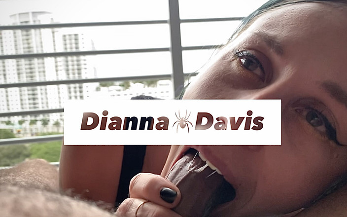 Dianna Davis: Przedłużone wielbienia kogutów na balkonie